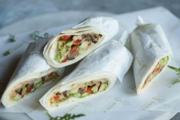 Ролл сэндвич с хумусом и овощами 8 шт.