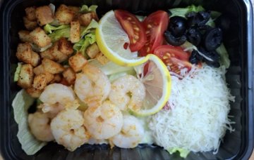 Салат цезарь с креветками