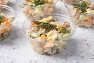 Салат "Оливье" с копчёным пастрами 6 шт.