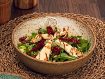 Салат с сыром "Халуми"