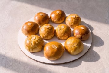 Пирожки с творожной начинкой и вишнёвым повидлом, 10 шт.