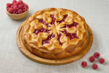 Сдобный пирог с малиной