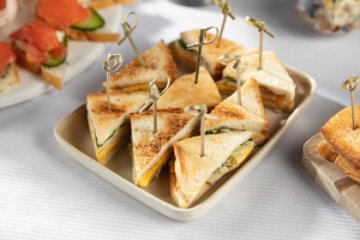 Сендвич с курицей и сыром мини 8 шт