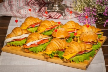 Сет «Мини круассанов + мини бургер»