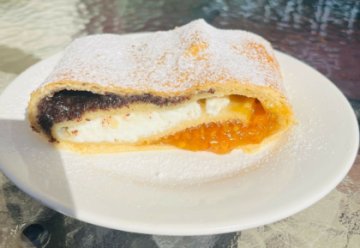 Штрудель творожно-апельсиновый с маком