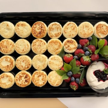 Сырники с клубникой