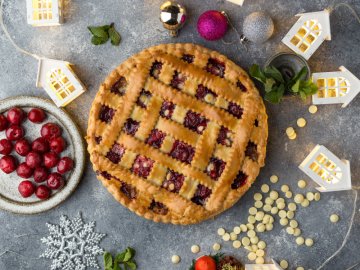 Тарт с вишней и белым шоколадом