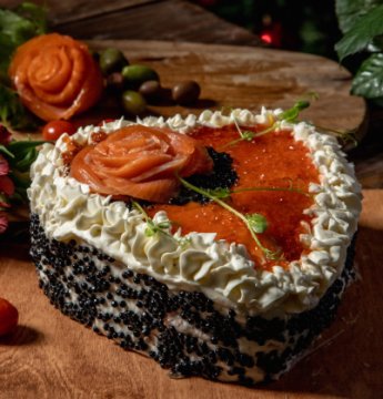 Торт "Семга с икрой" Сердечная