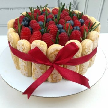 Торт «Тирамису с ягодами»