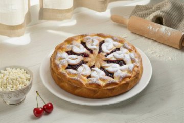 Творожный с вишней