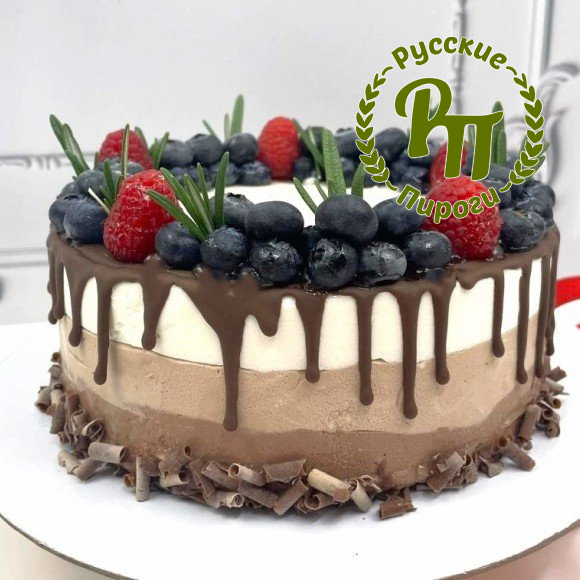 Торт «Три шоколада с голубикой»