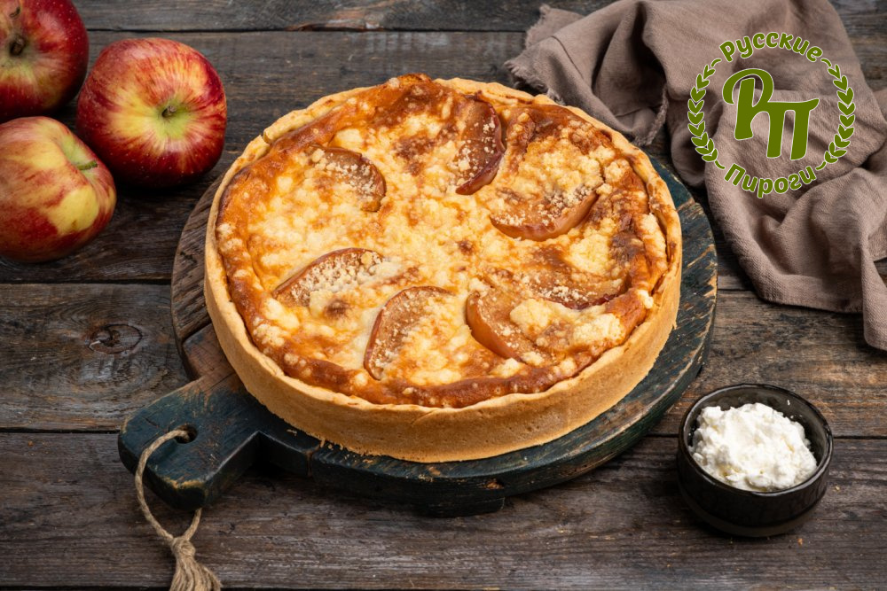 Творожно-яблочный песочный пирог