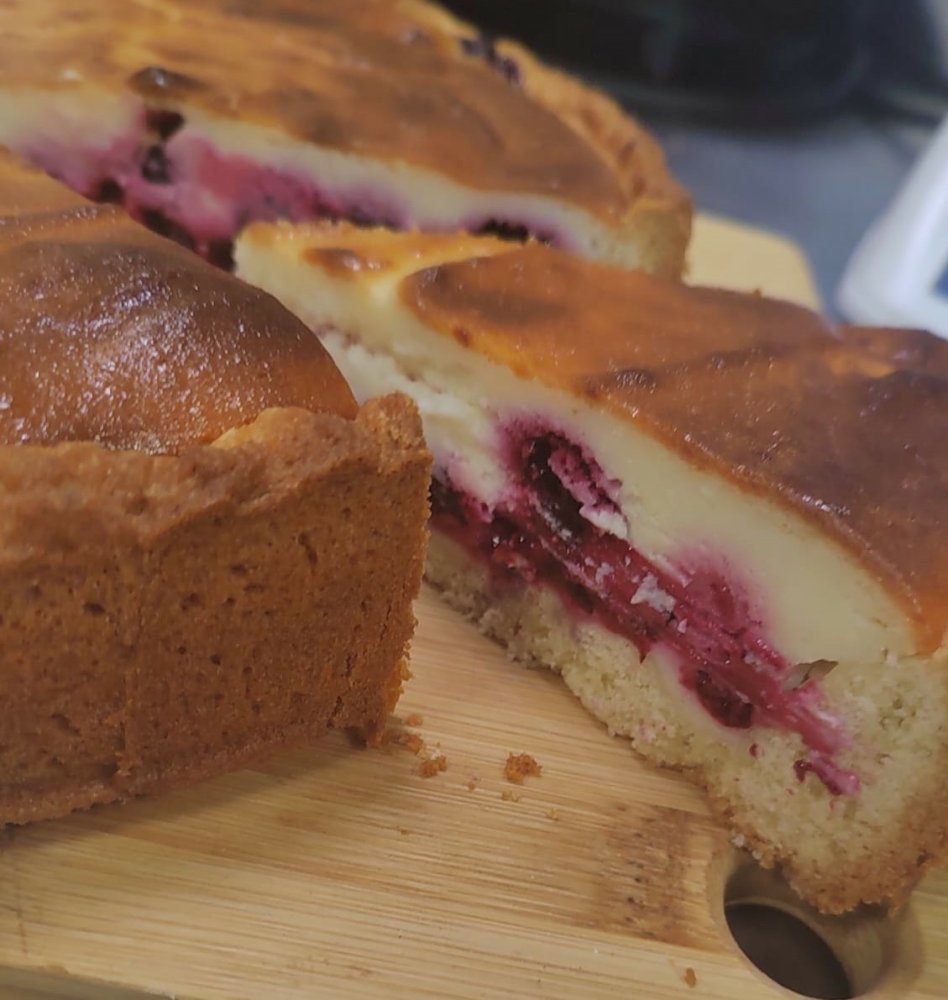 Творожный пирог с брусникой