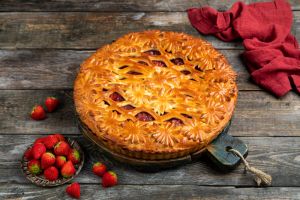 Рецепт пирога с клубникой